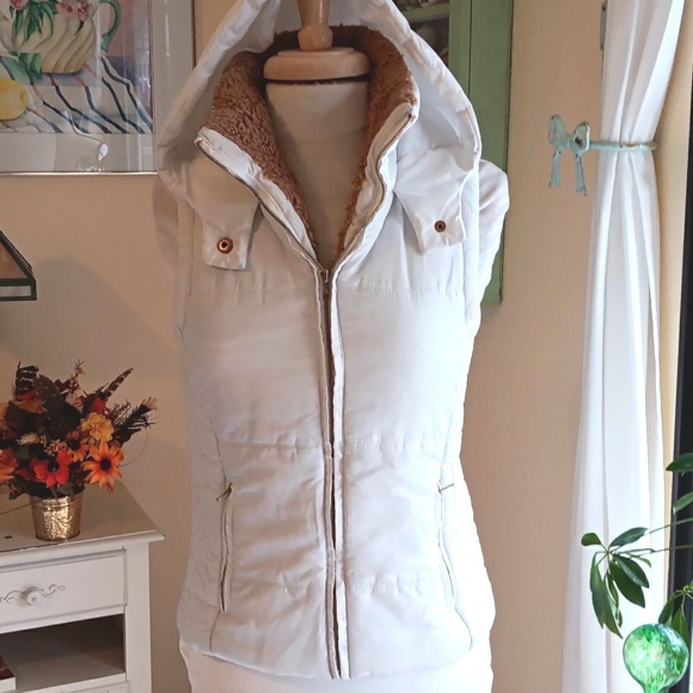 Shinestar Hooded Vest